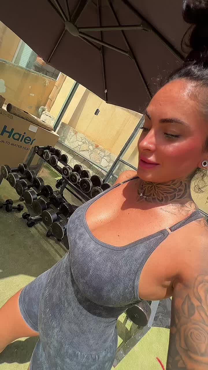 @𝒮 𝒶 𝓇 𝒶✨