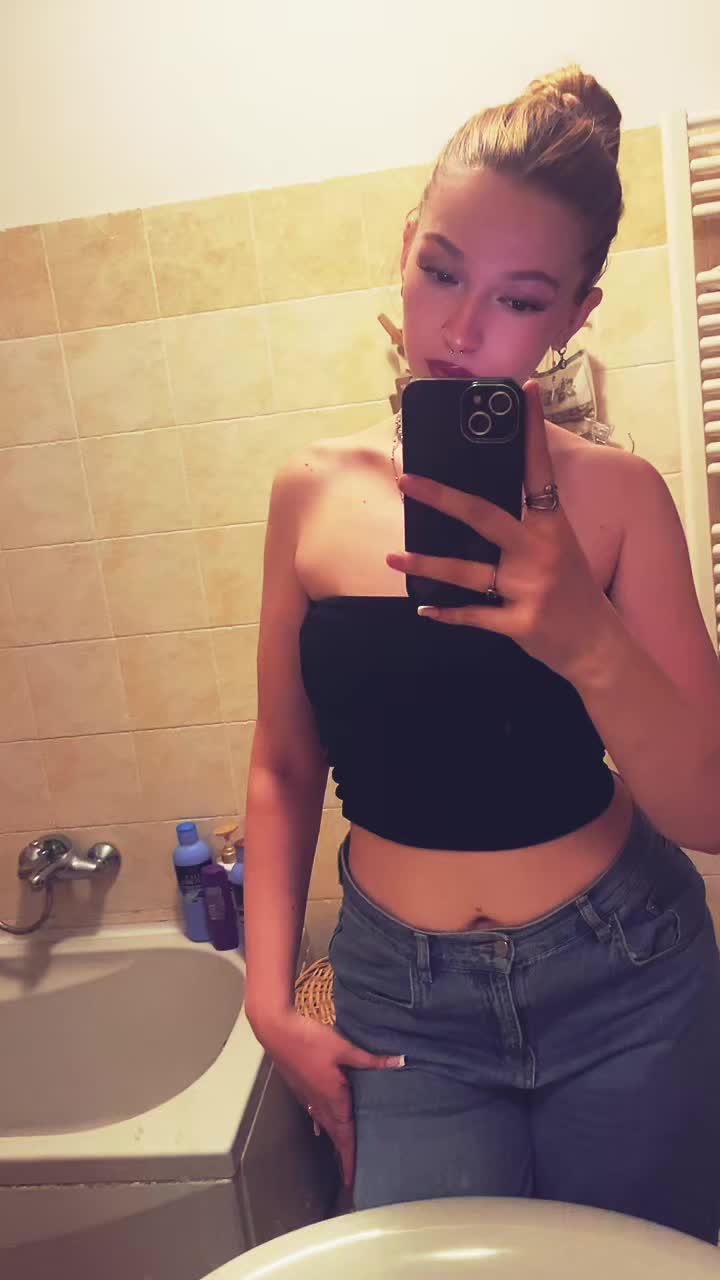 @....