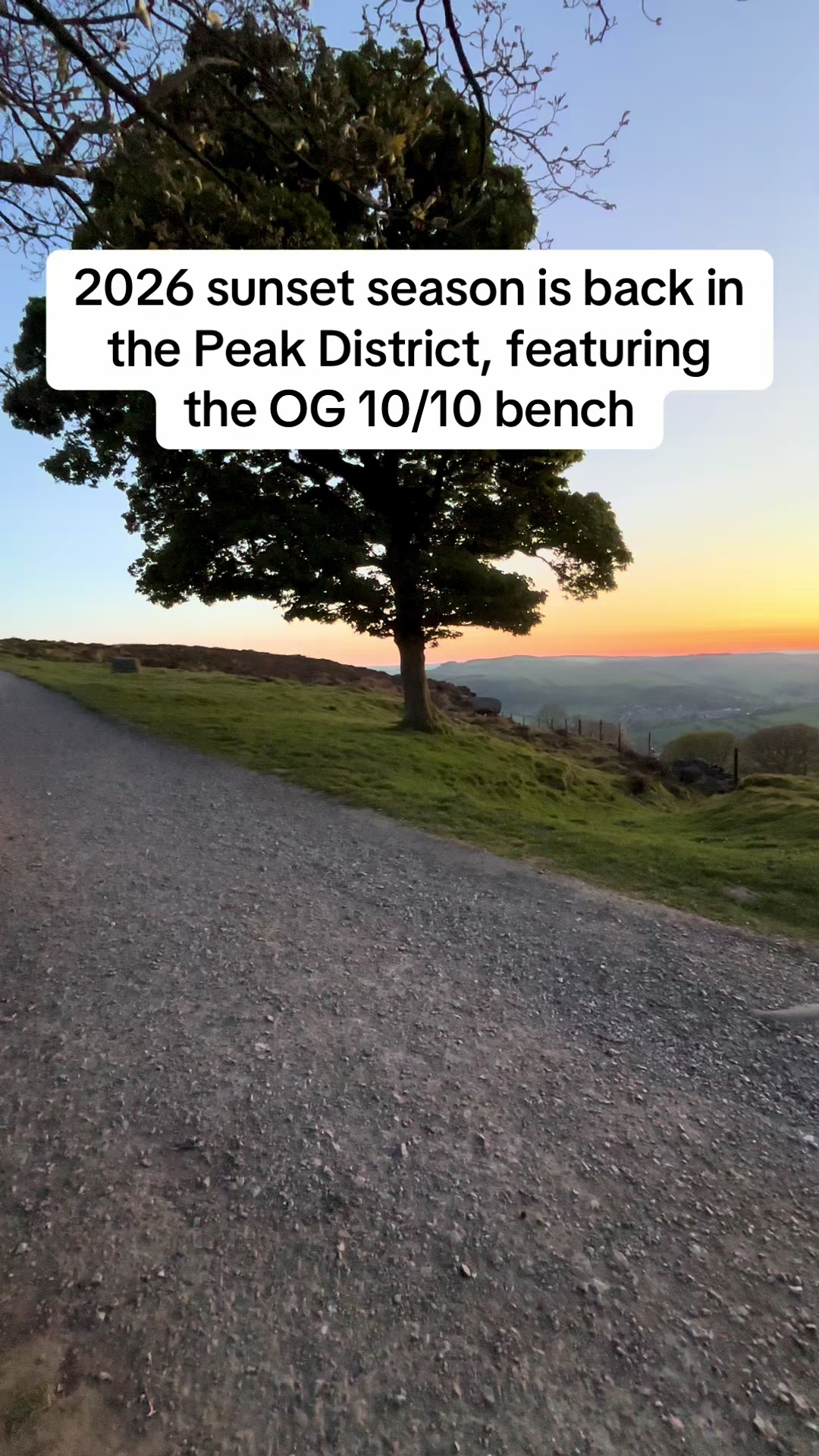 @AdamLinds - Hiking & Outdoors