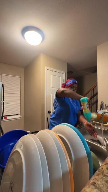 @Tay | Nursing Student + Mom