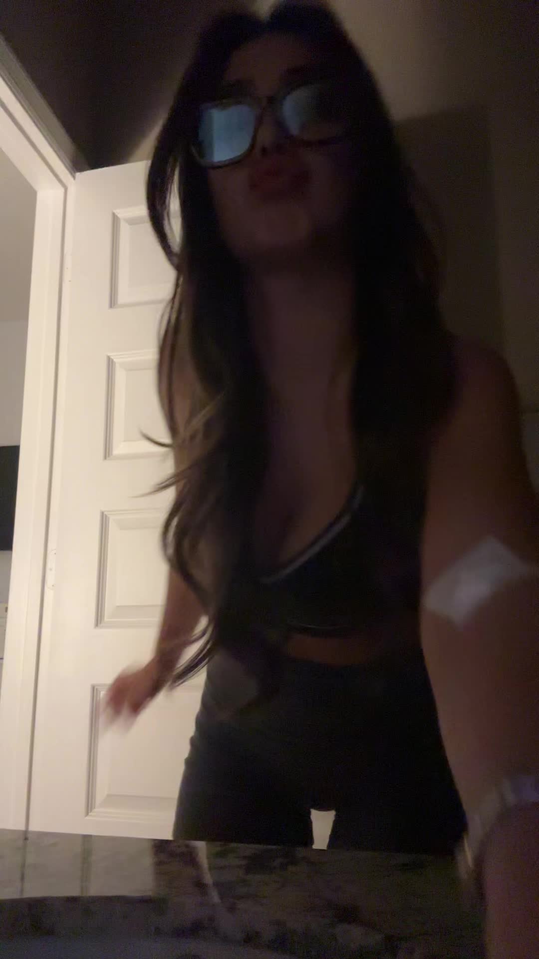 @notsuzigomez
