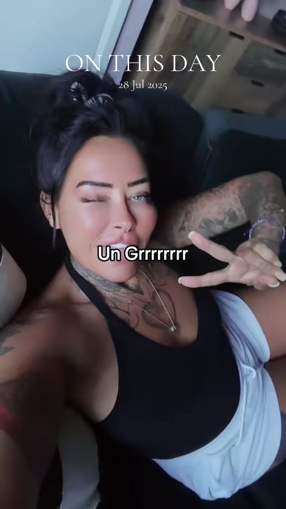 @Cutebutpsycho🖤