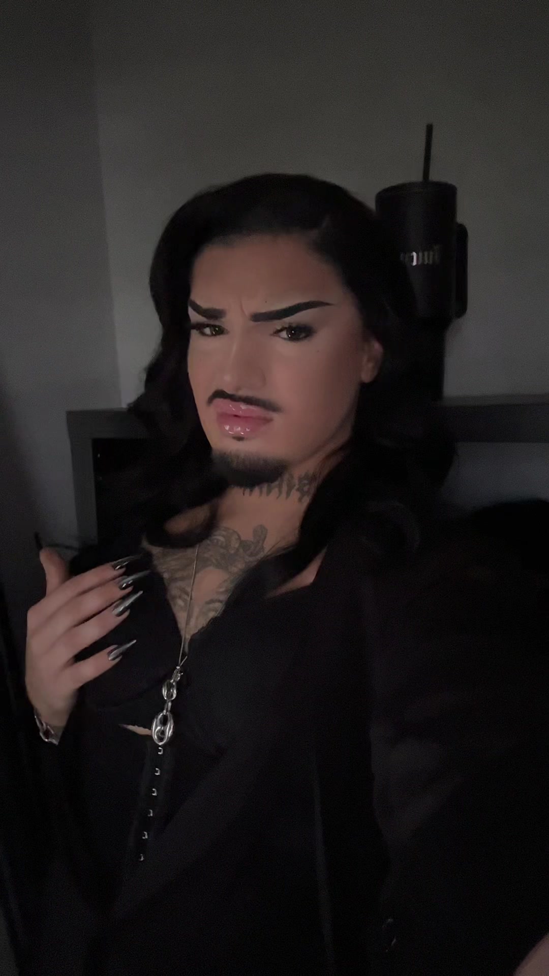 @𝐢𝐜𝐲 𝐠𝐨𝐫𝐠𝐨𝐧