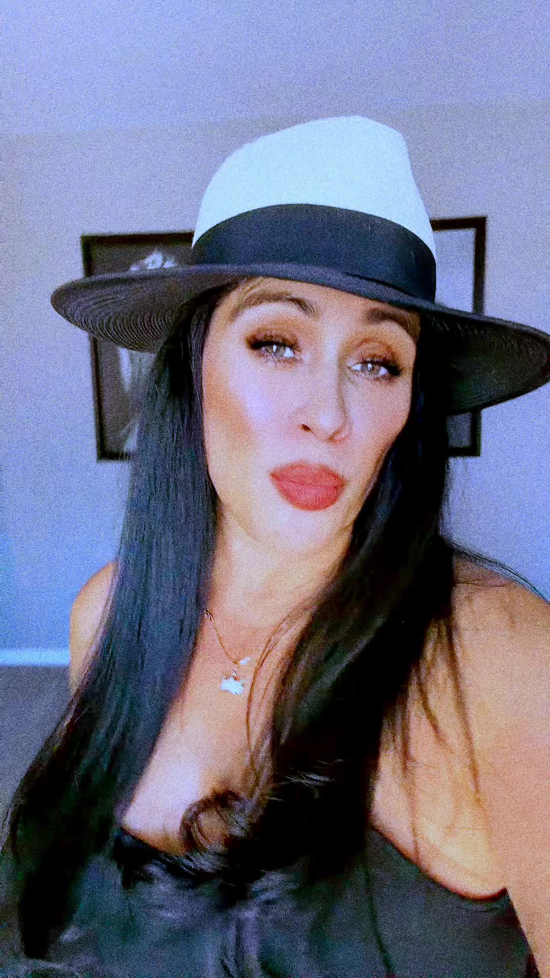 @Monikaortiz