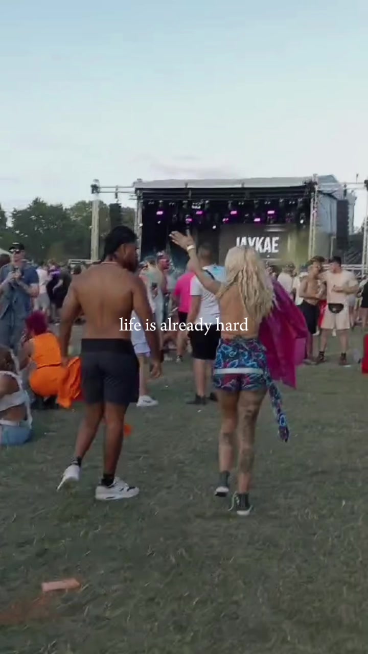 @Abby🦋🐾