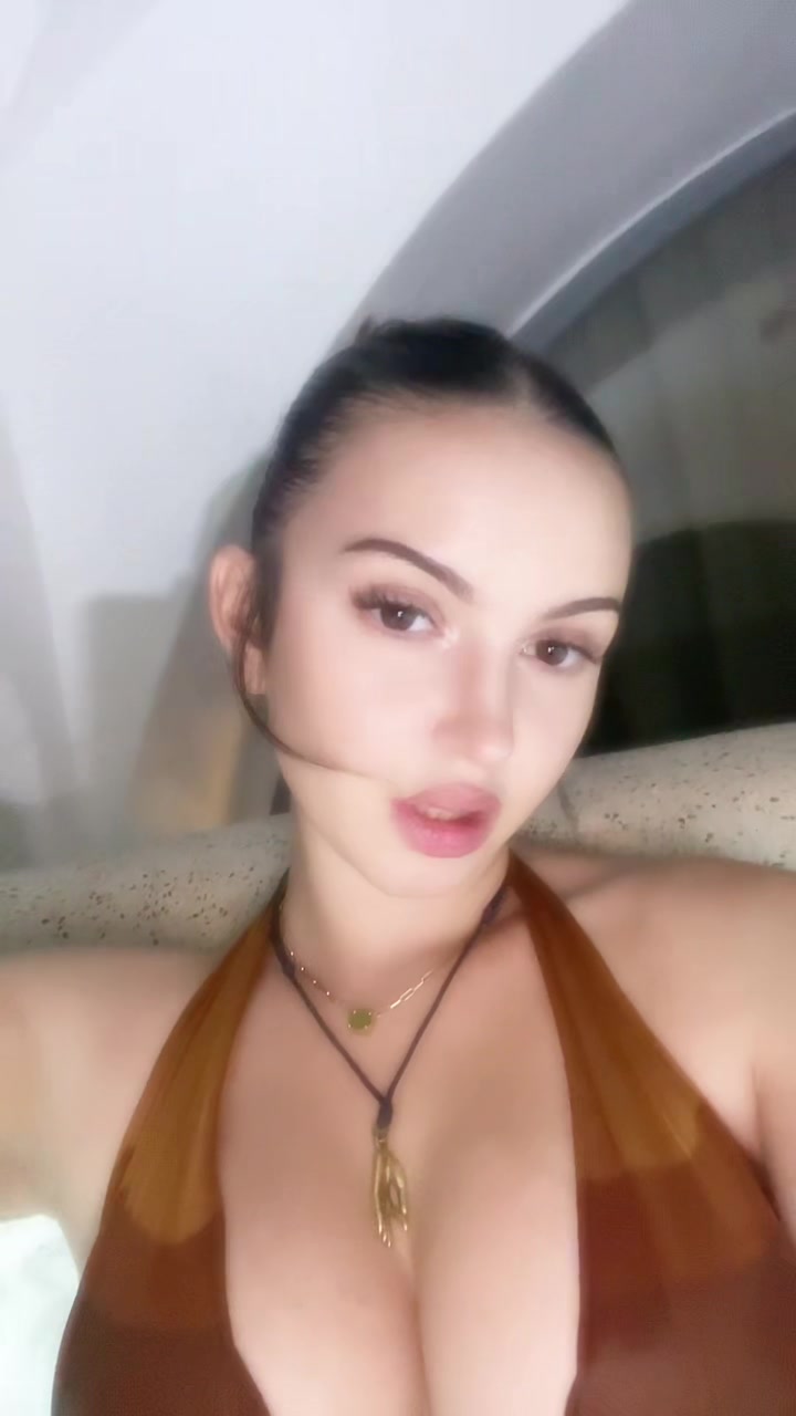 @jeannefrn