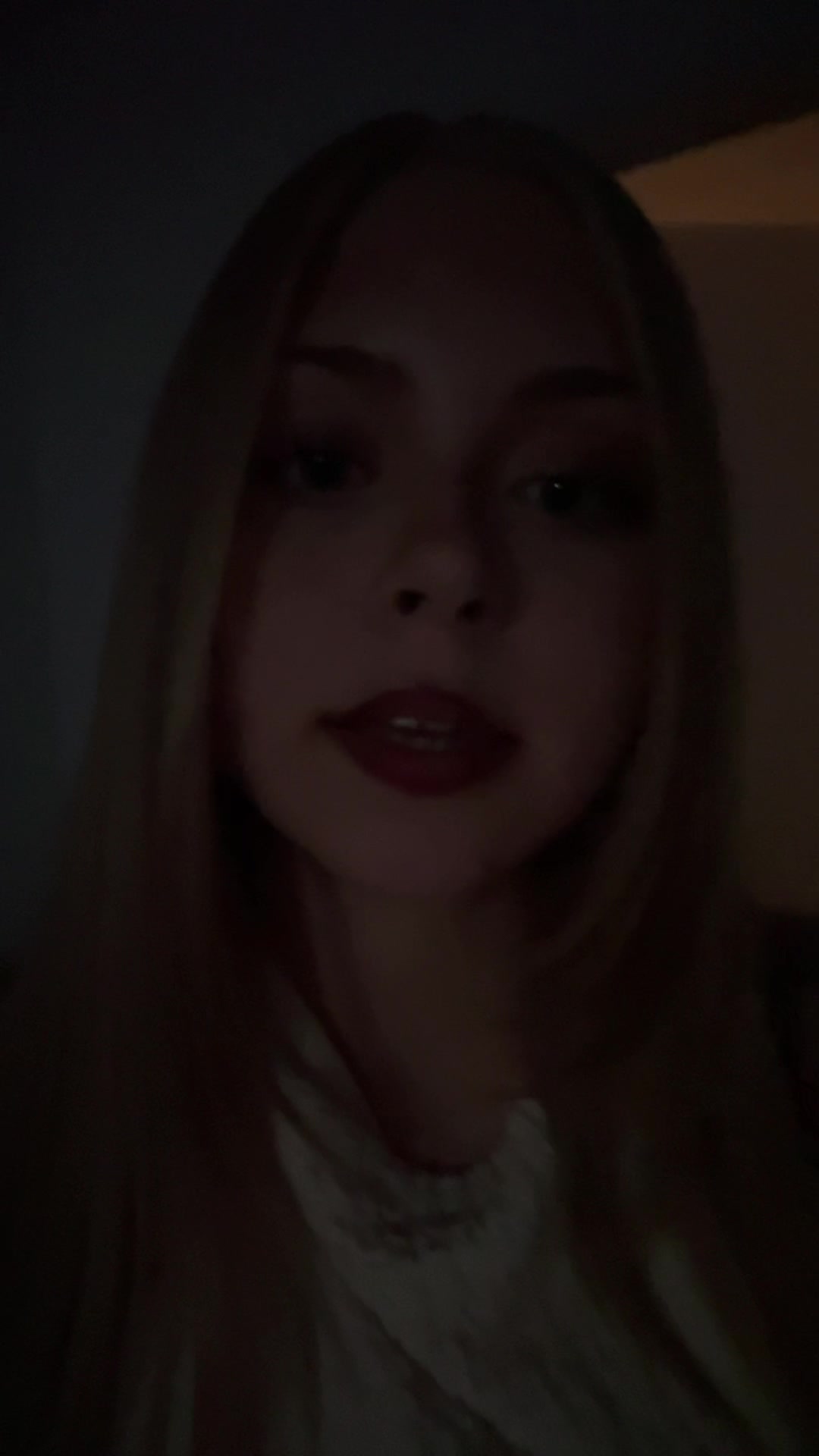 @zoemberassing