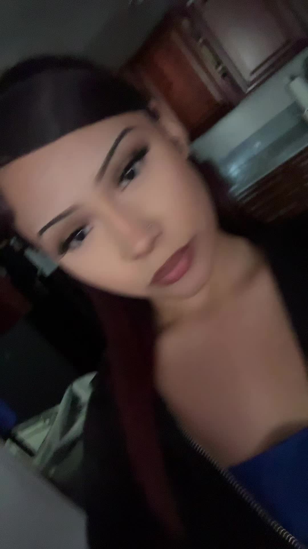 @😸