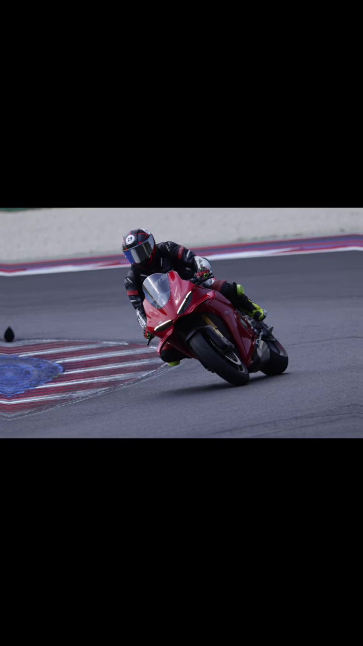 @❤️Ducati in love❤️🖤💙