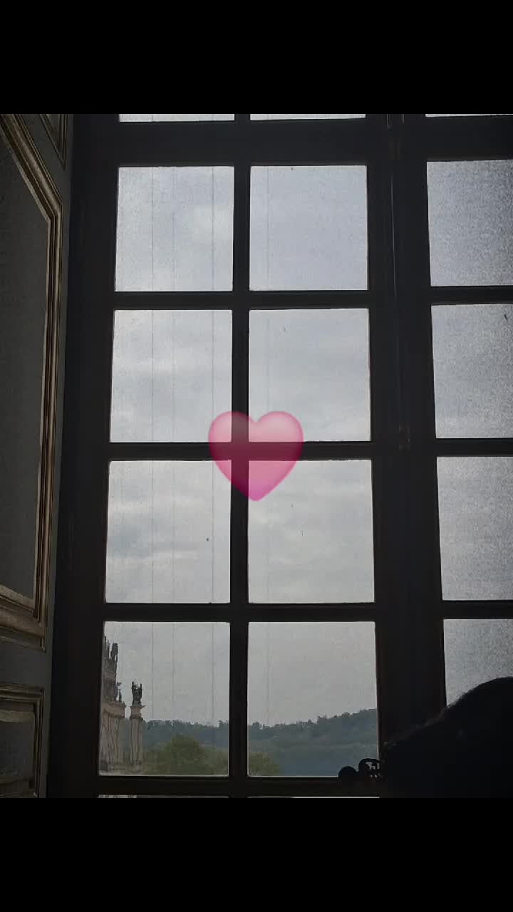 @•nik•