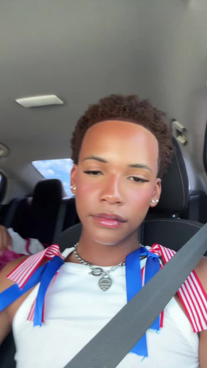 @🧁🪽