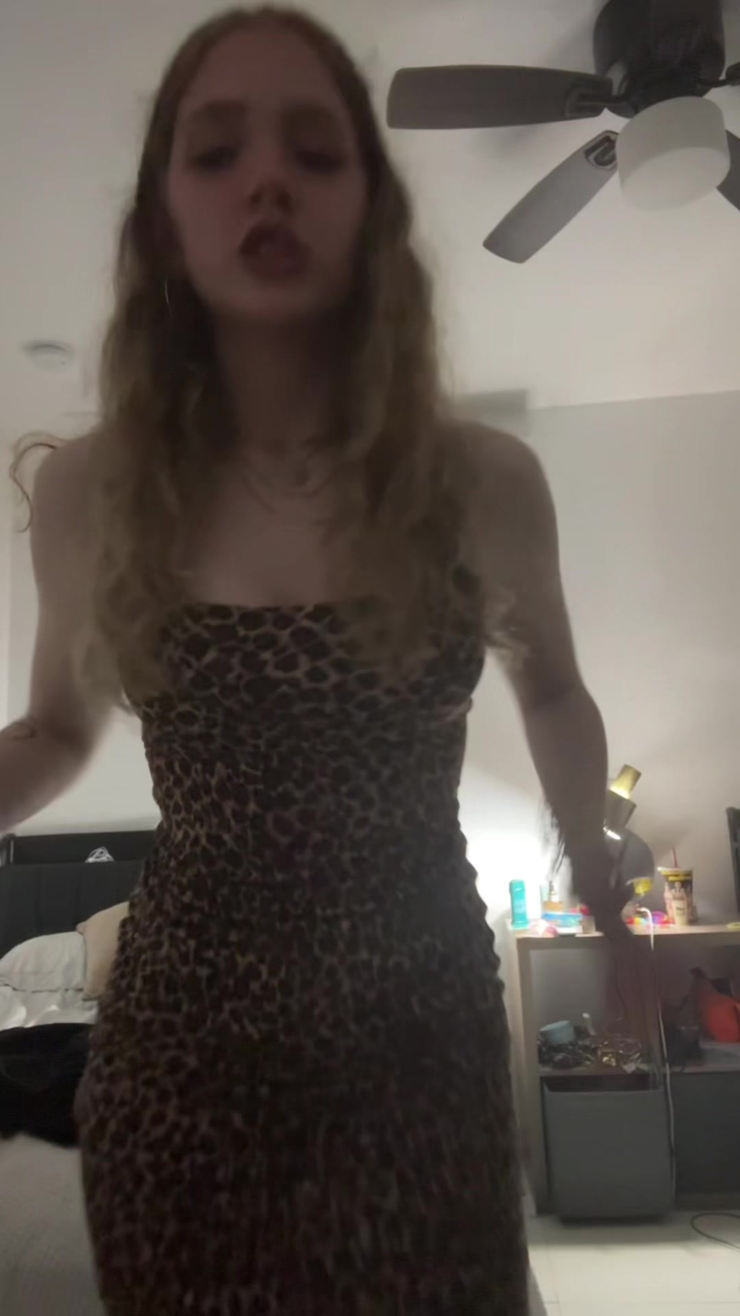 @yomamasofatsheatemyasss
