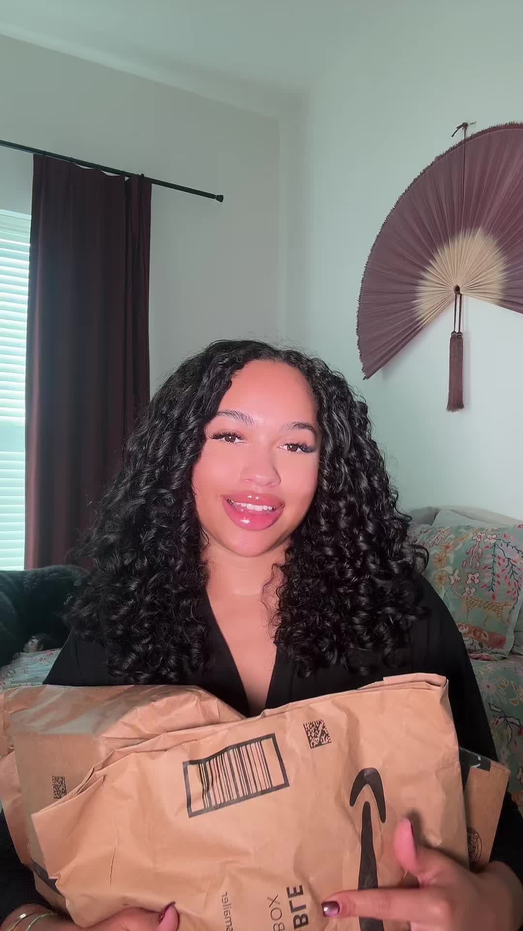 @Bella