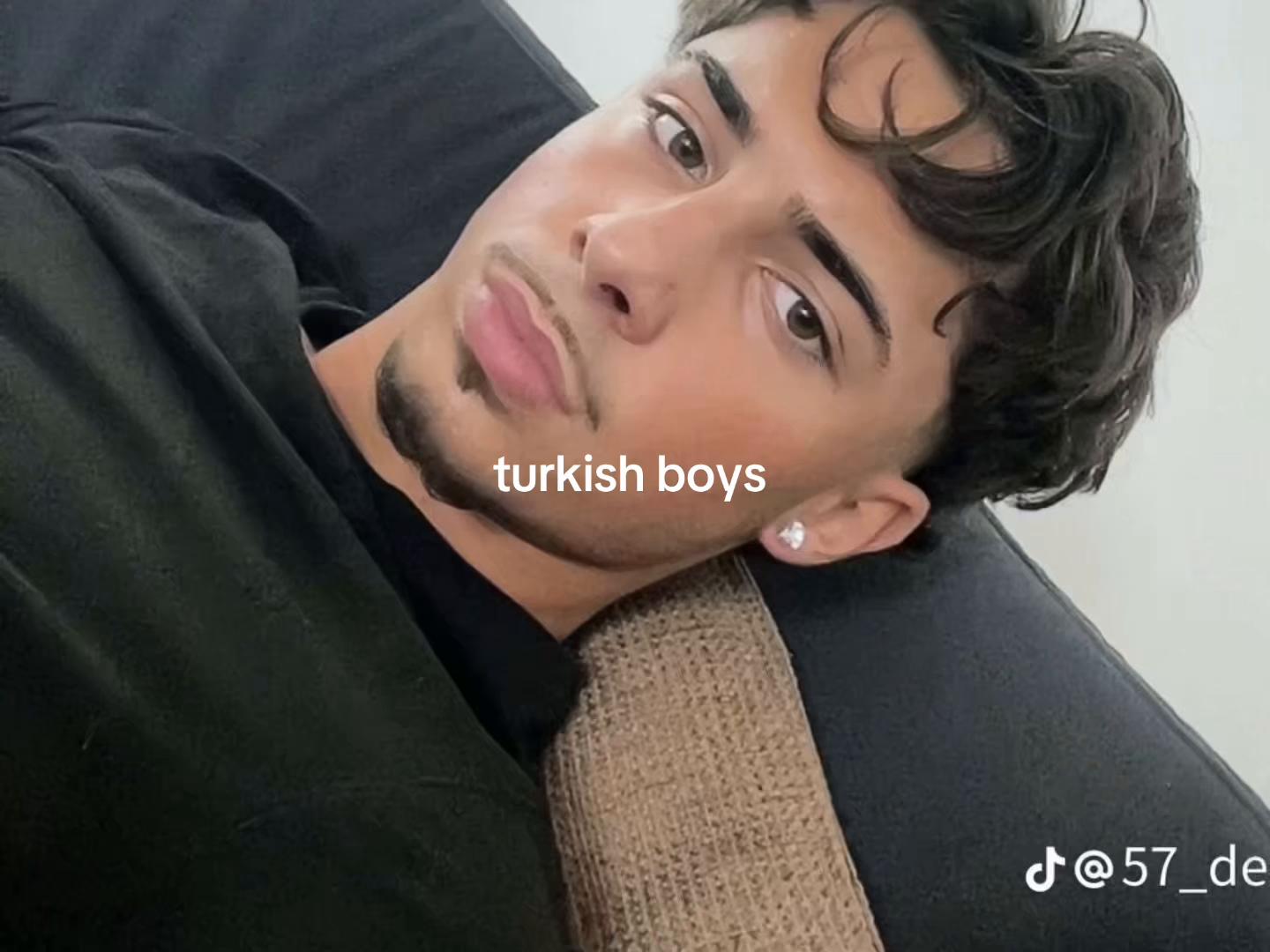 @𝐭𝐢𝐚𝐧𝐚 ٠࣪⭑