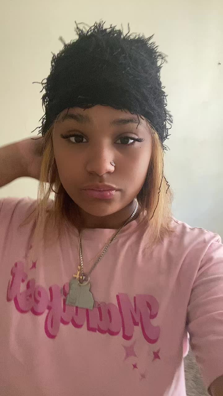 @prettyluh_.lightskin