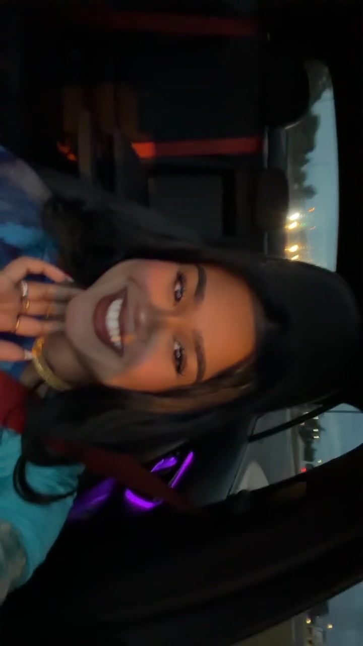 @Monii