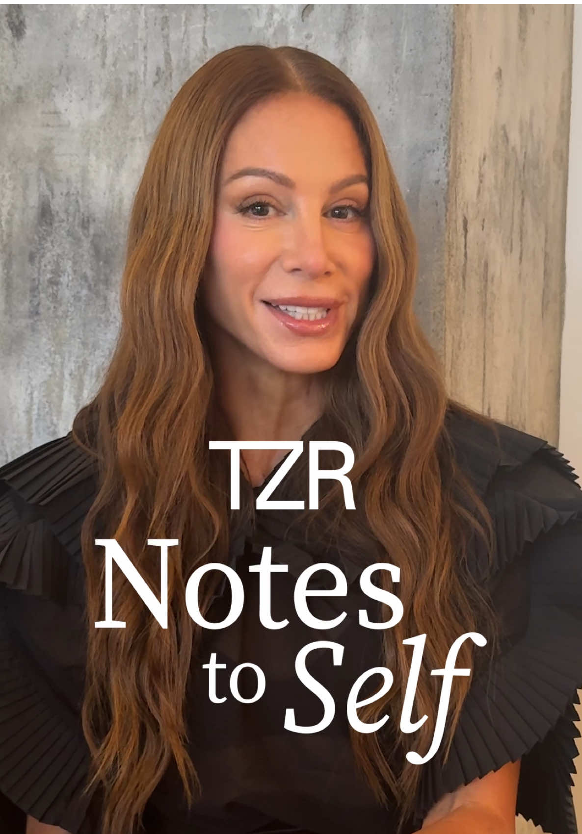 @thezoereport