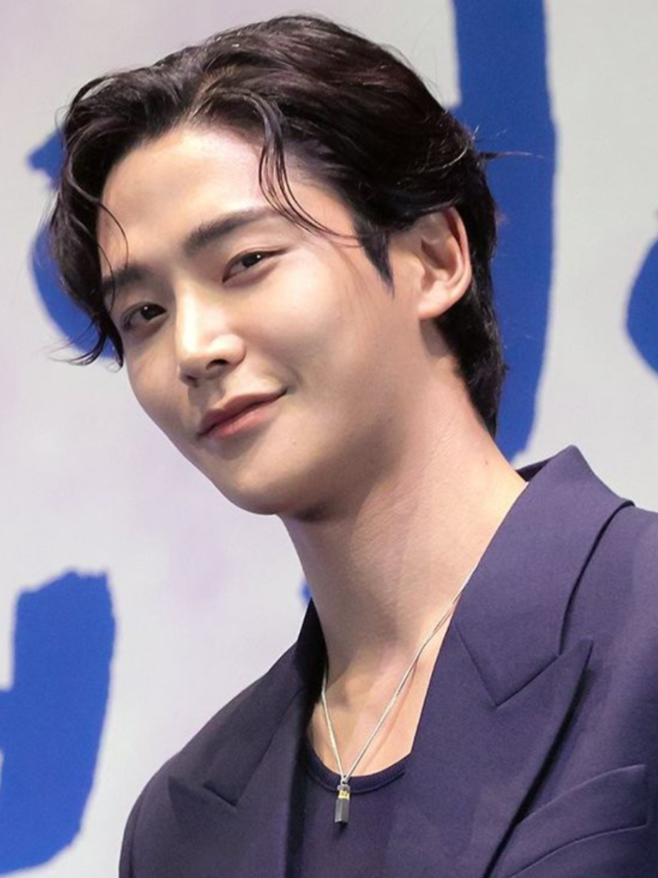 @Italian_Rowoon_fan