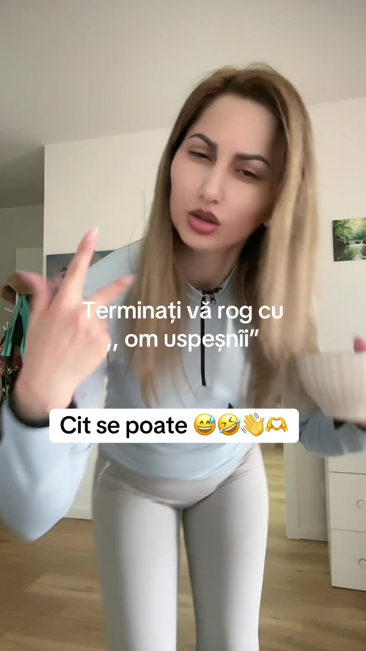 @🐝