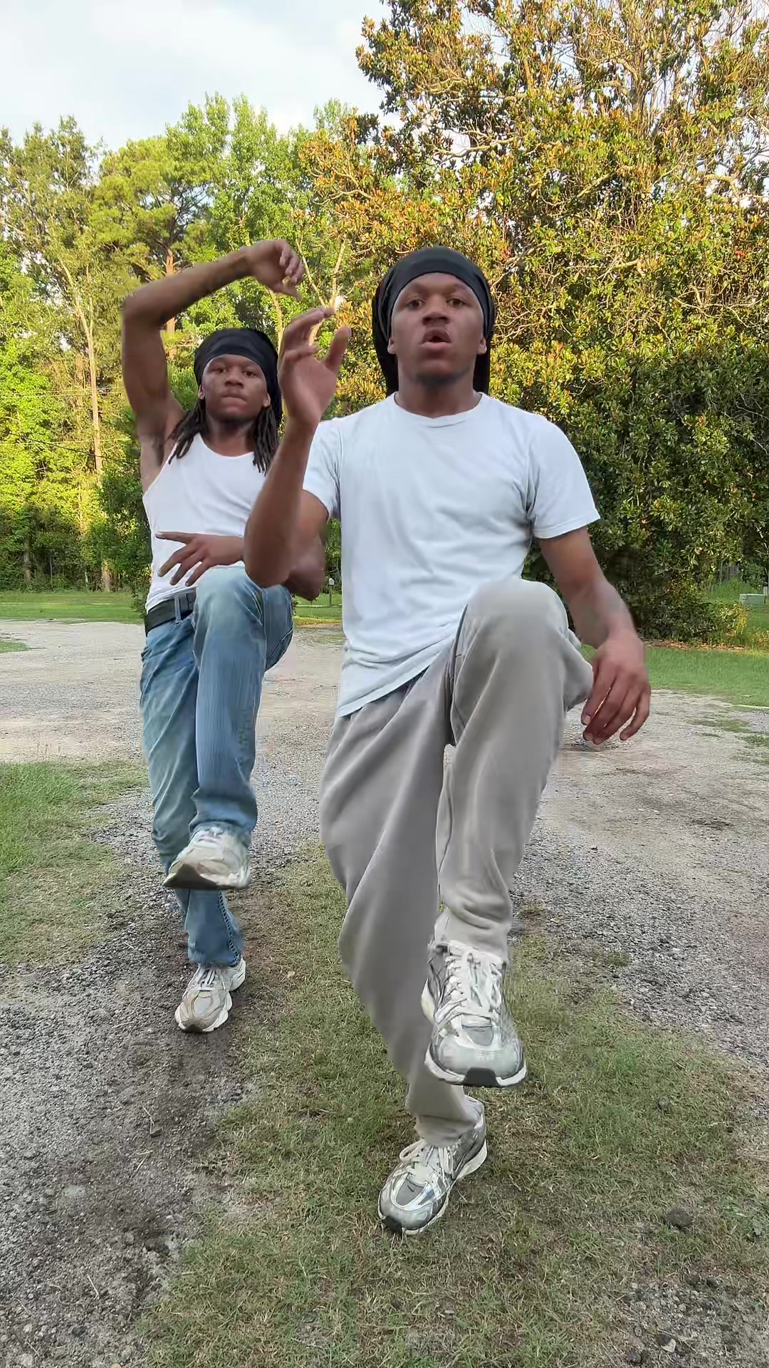 @Ghettotwins_