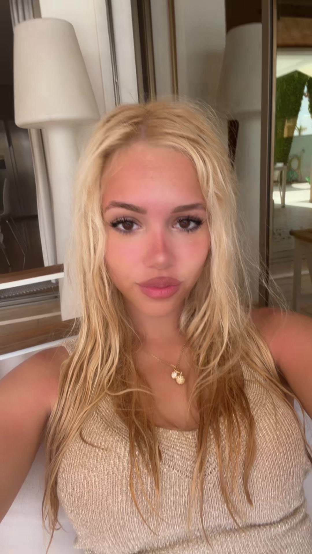 @Mia