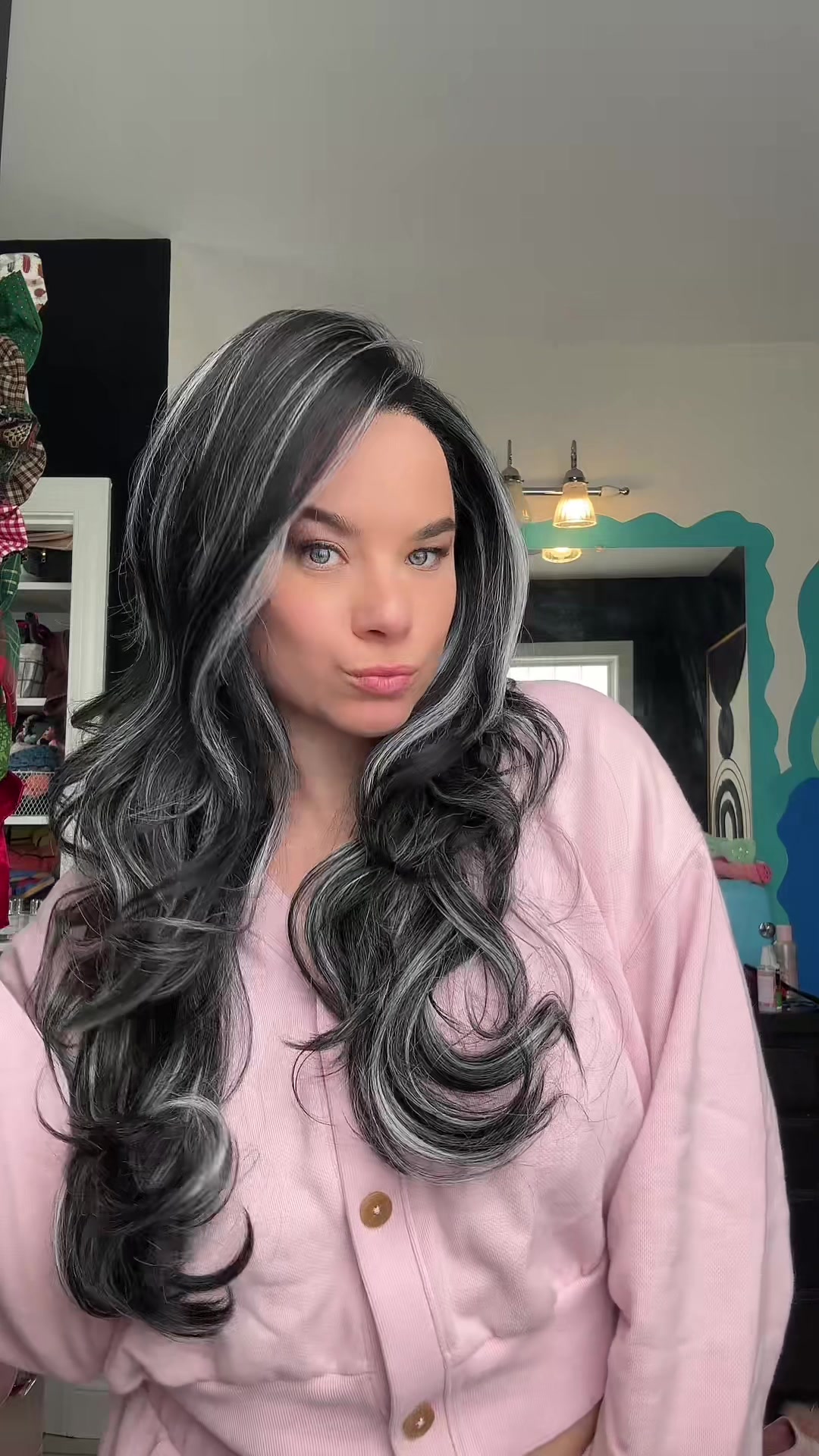 @Elizabeth Wears Wigs 🏳️&zwj;🌈