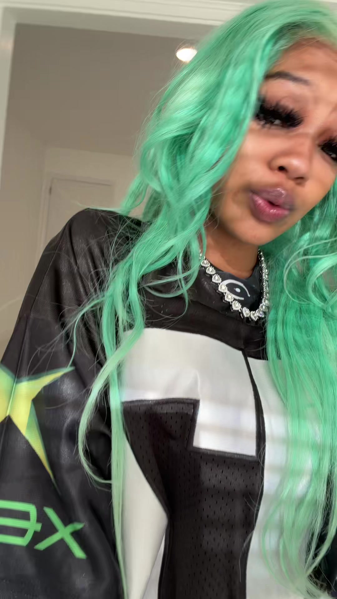 @Farahheartss