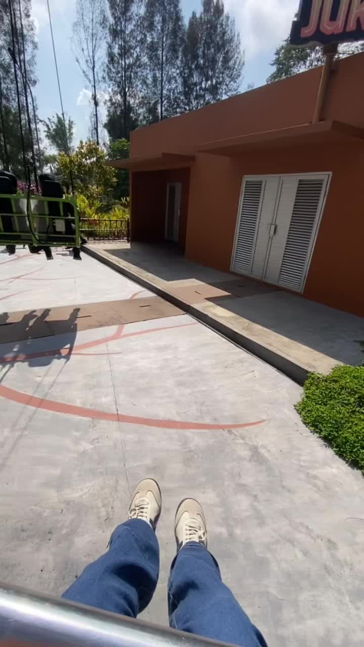 @Ayuu