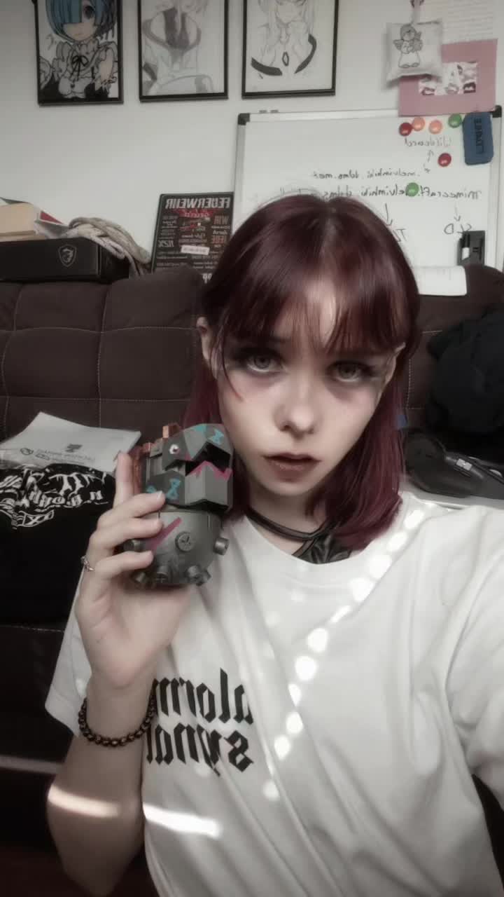 @Cosplayer