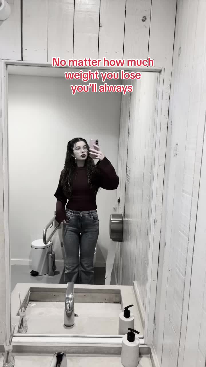 @Lara<3
