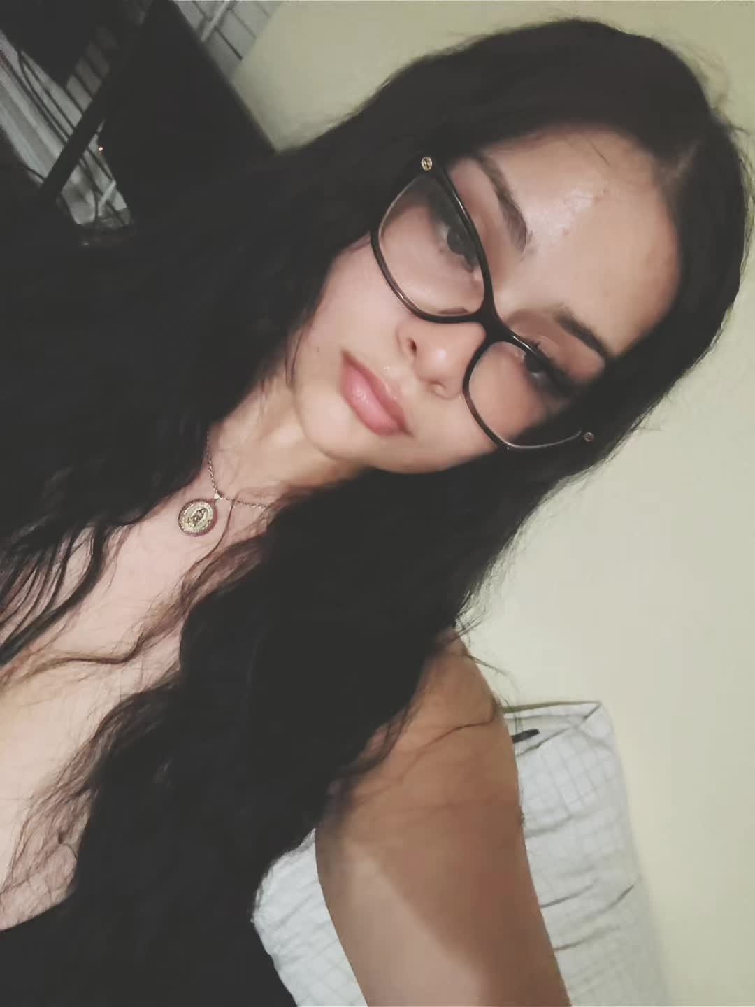 @yæ