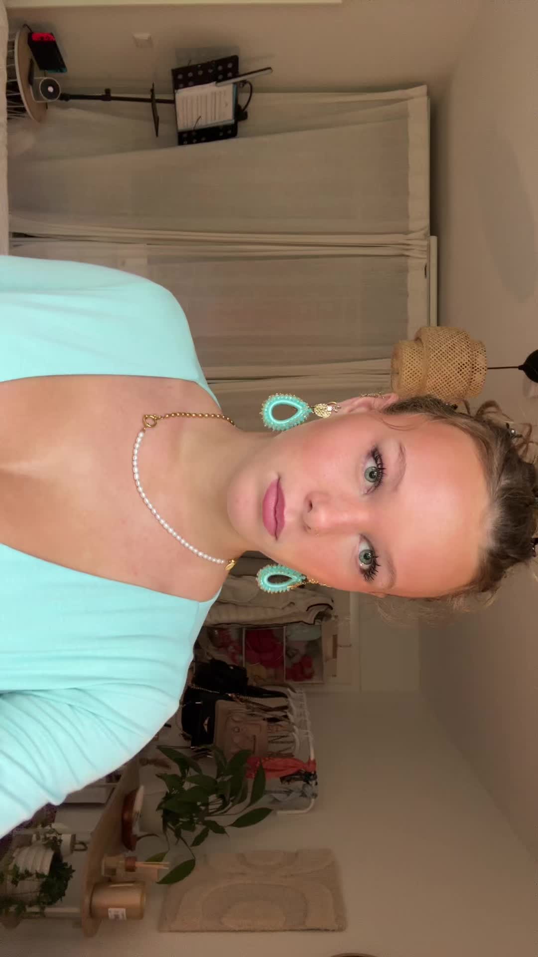 @𝐋𝐞𝐧𝐢 🫐🪽🍸