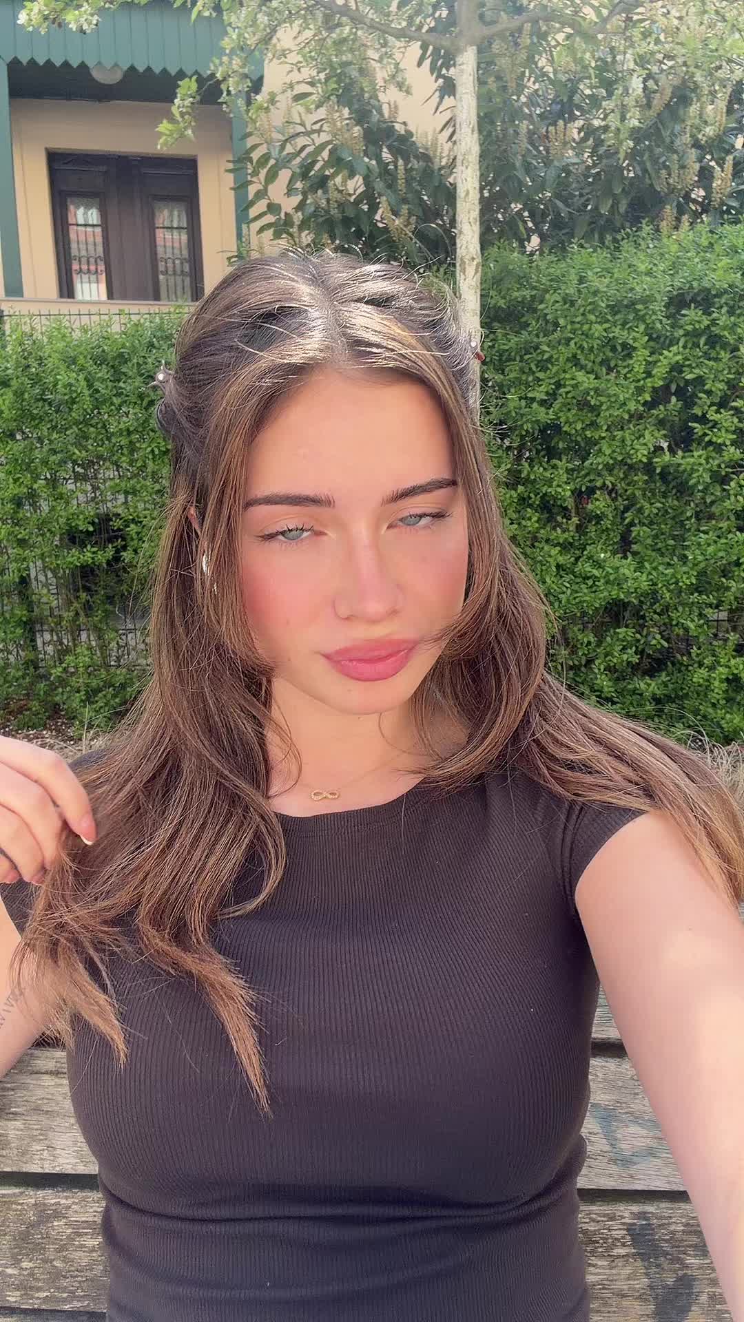 @𝑒