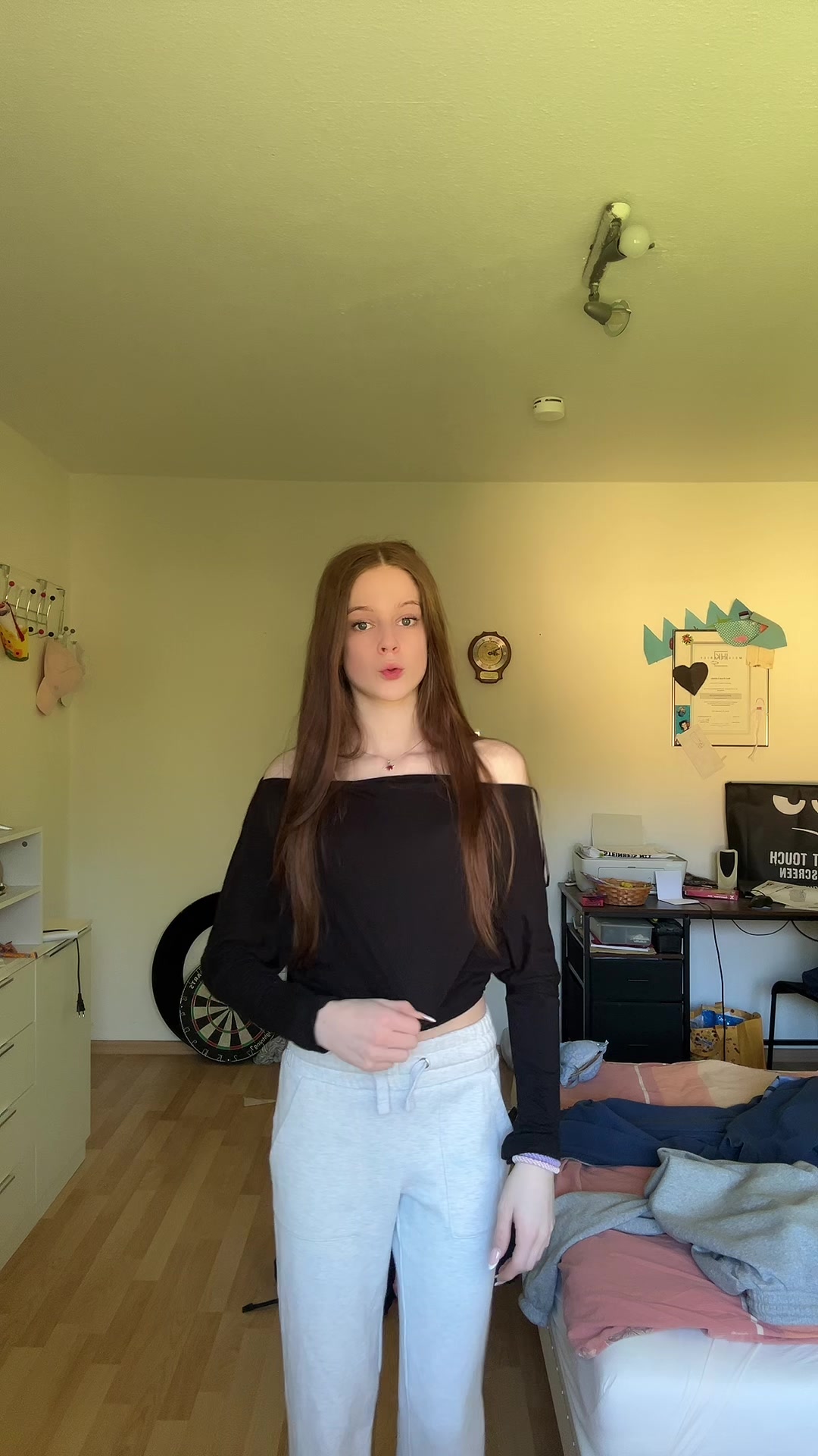 @𝓁𝒾𝓋𝒾 🎀