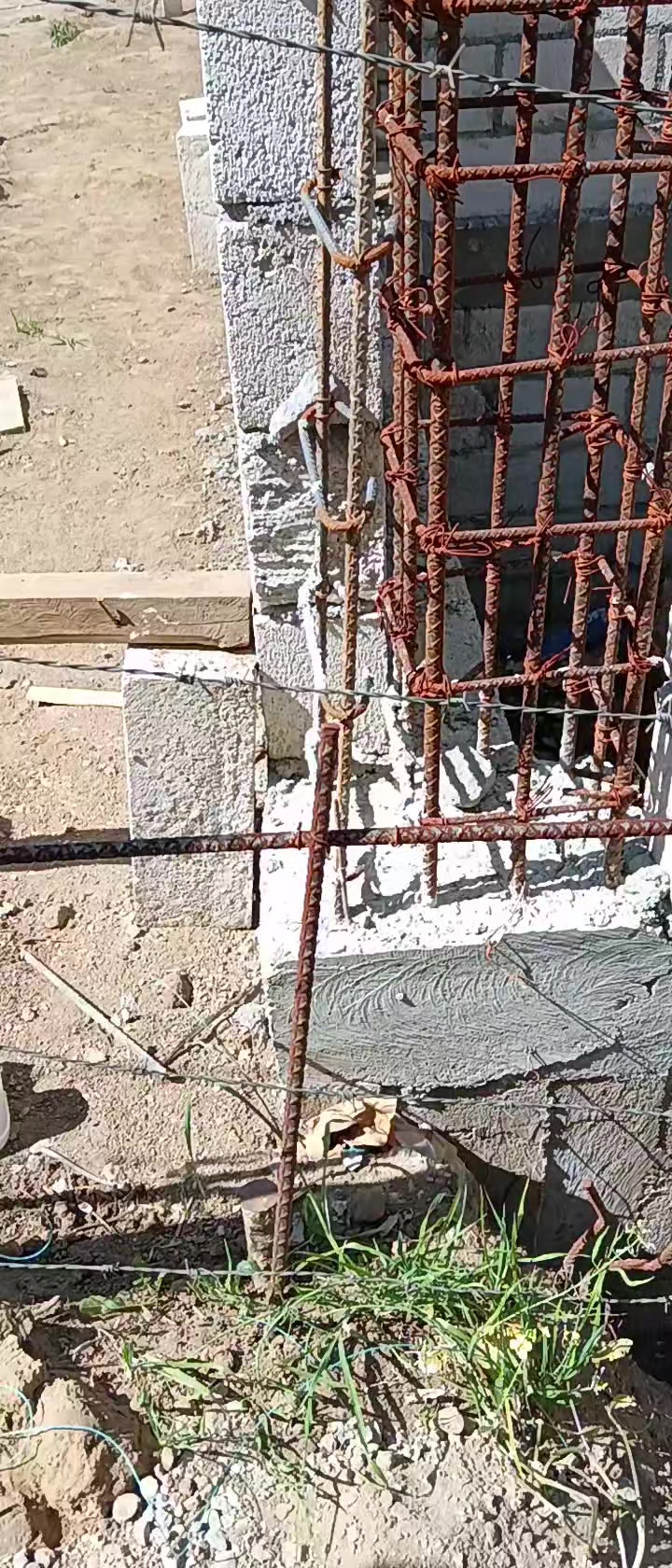 @H.L