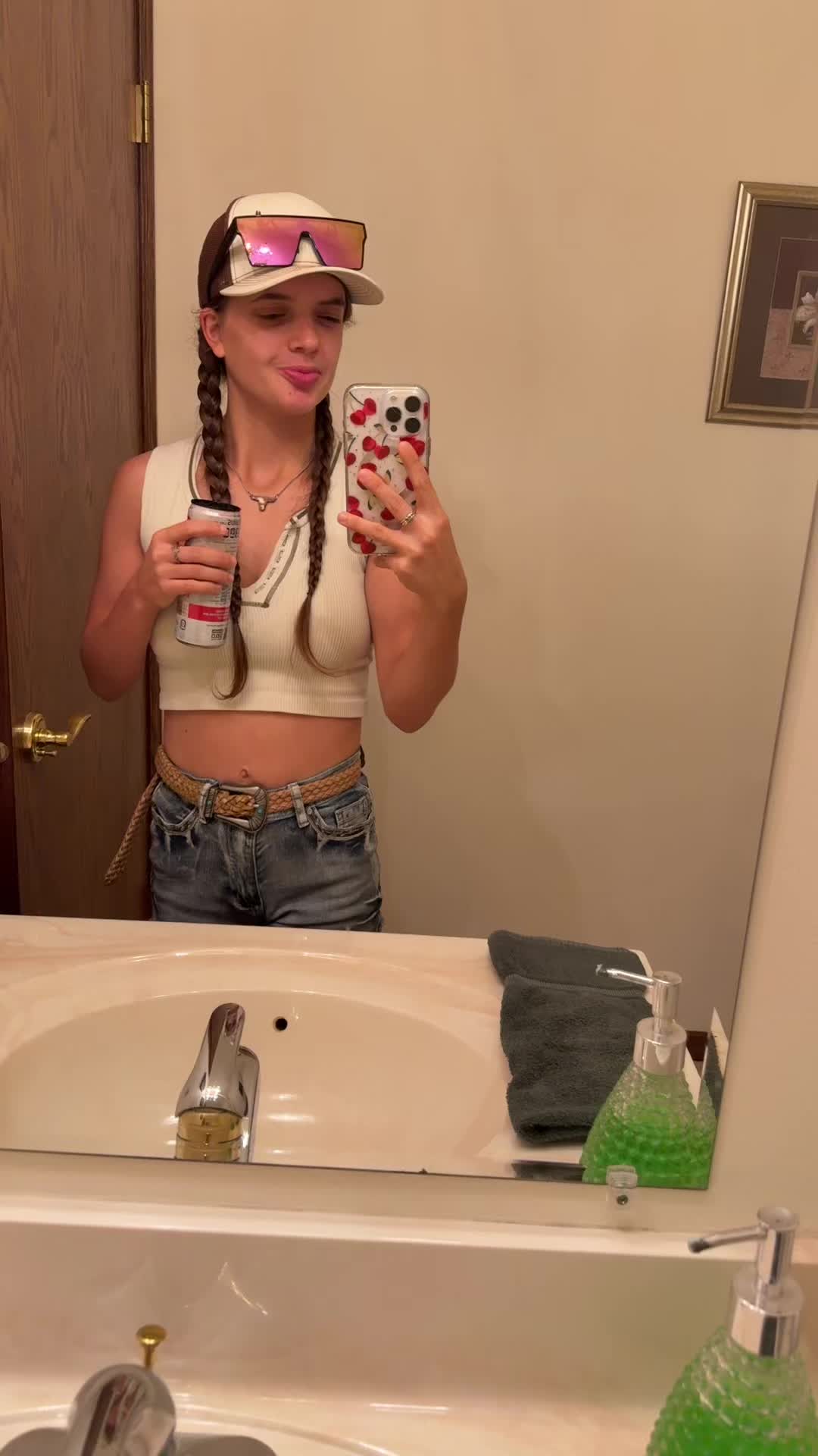 @Alyssa🦆
