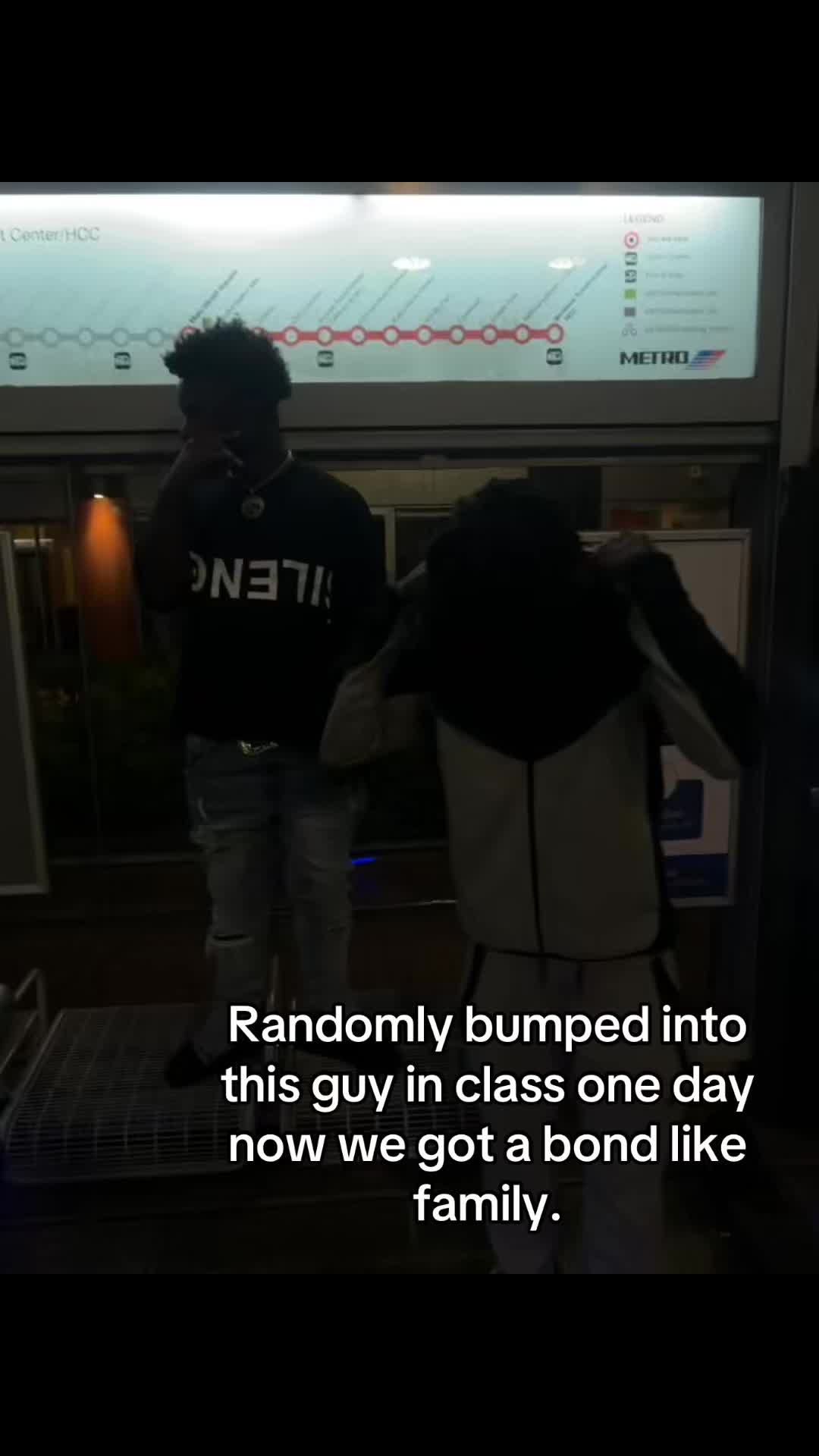 @⃟