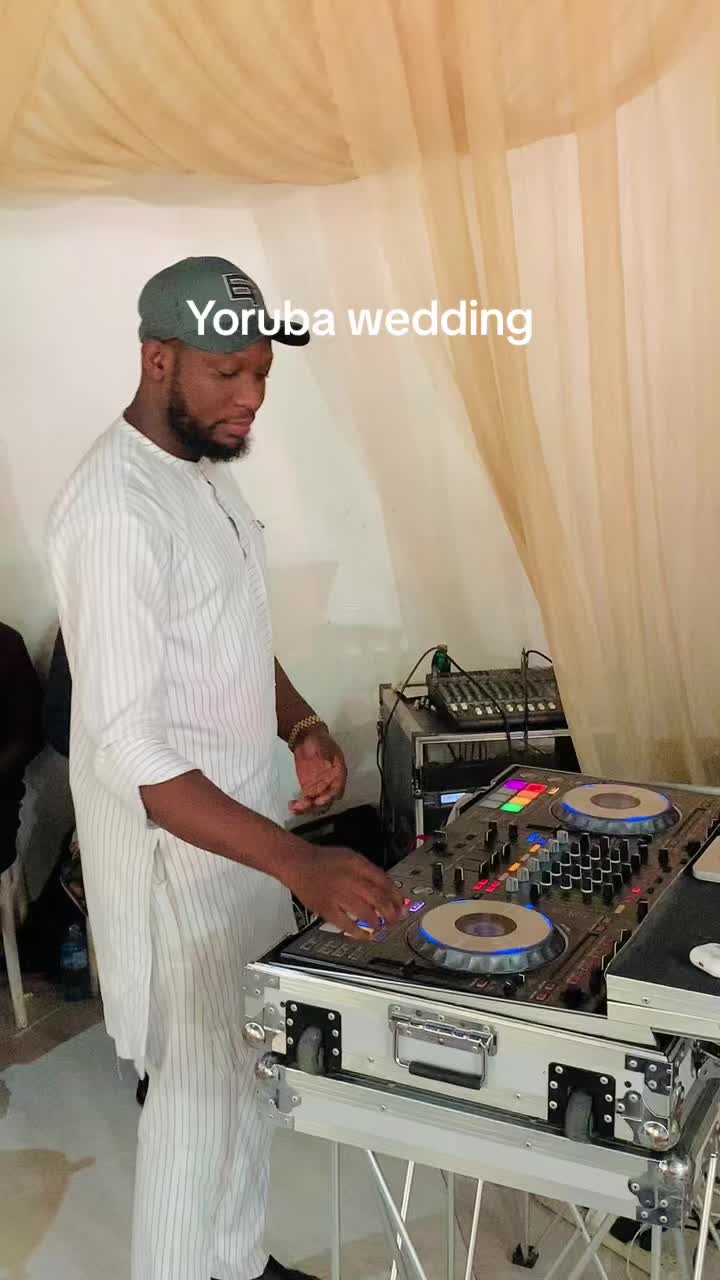 @thedjwithdvibe