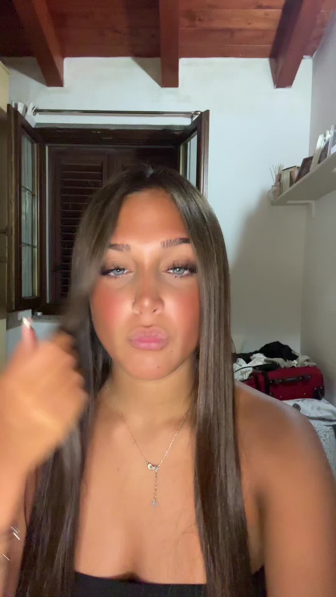 @𝑀𝒾𝒸𝒽𝑒𝓁𝓁𝑒🦋