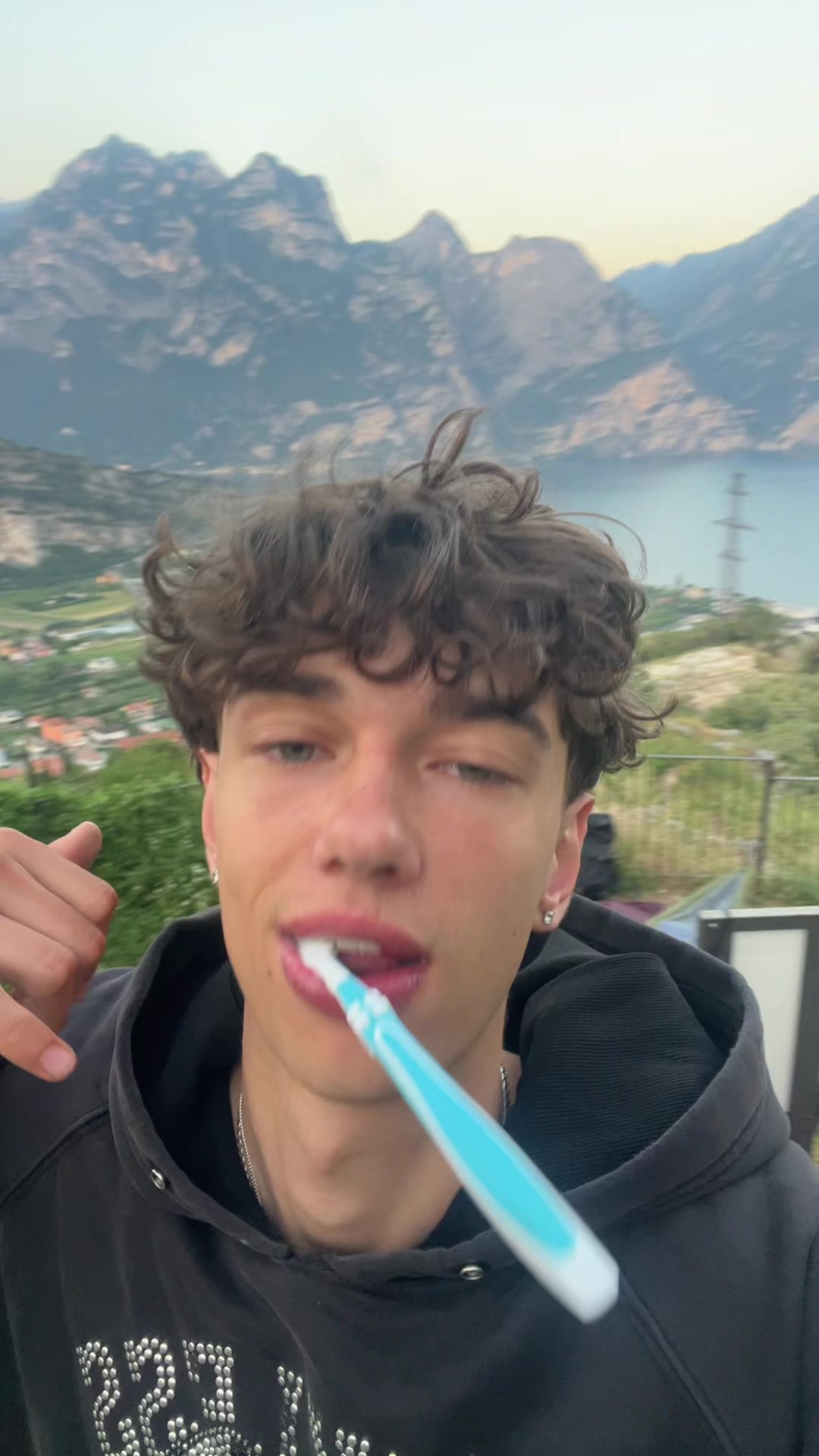 @Ajsb