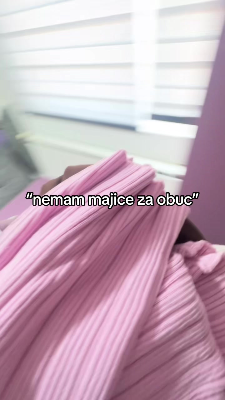 @LaraBarisic