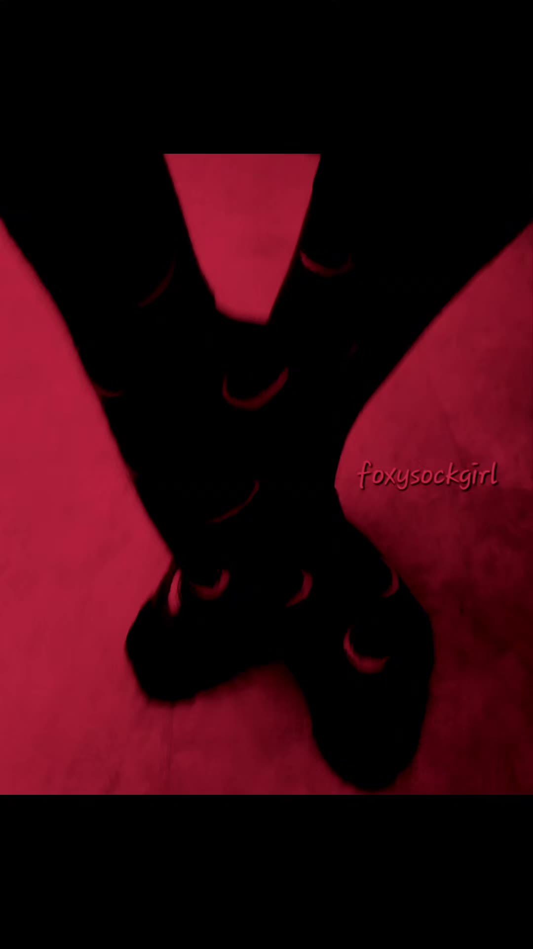 @foxysockgirl