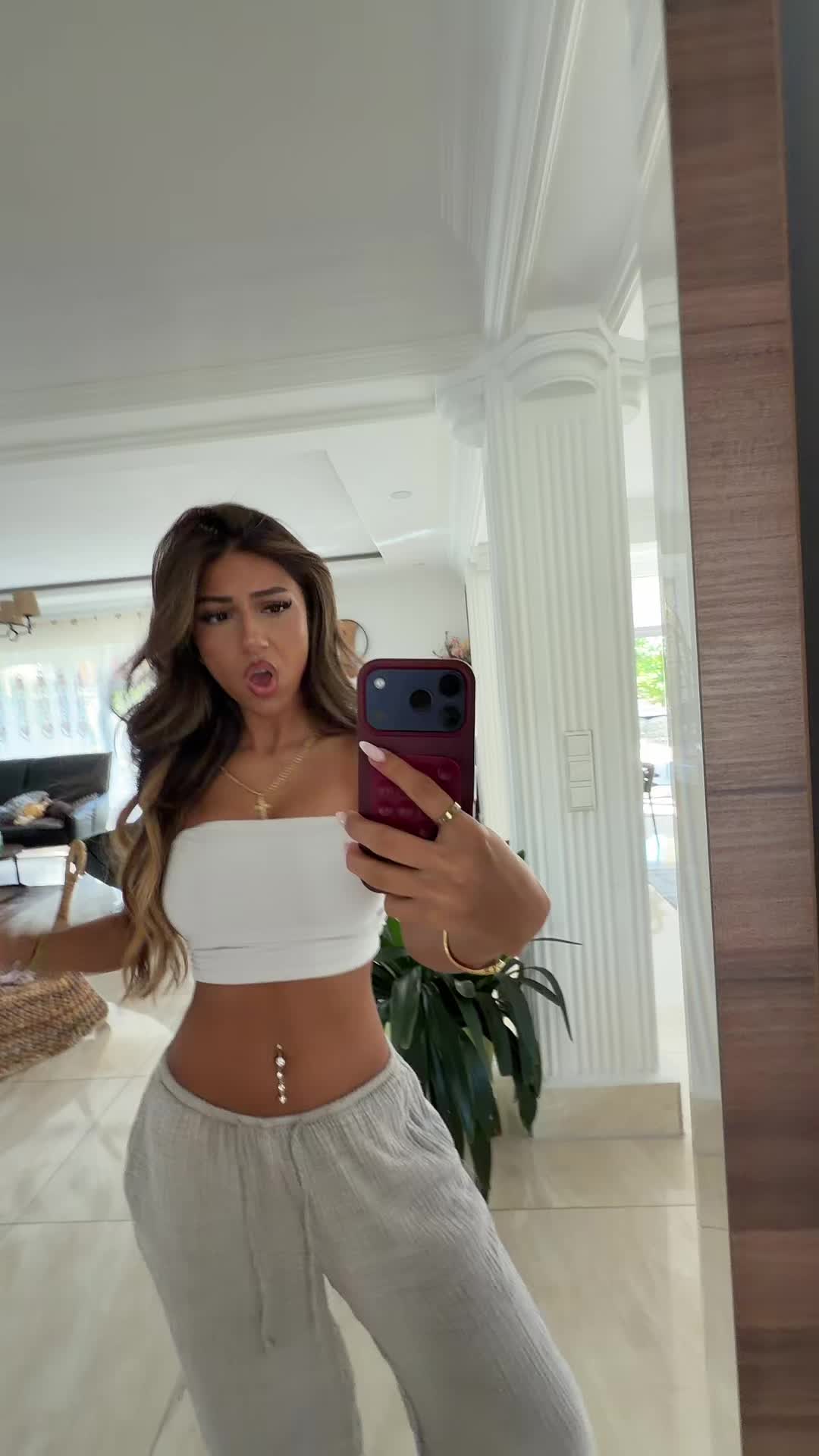 @LiveTina250k