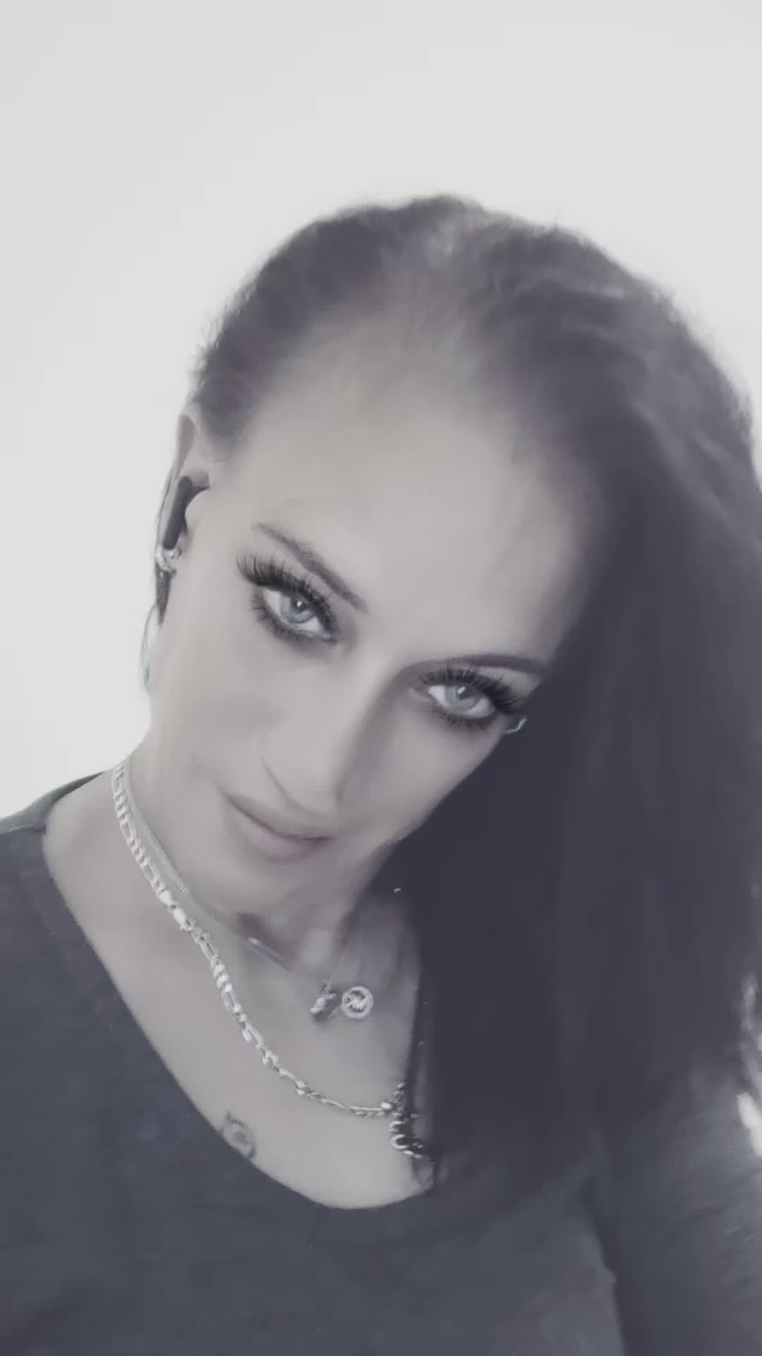 @trischa