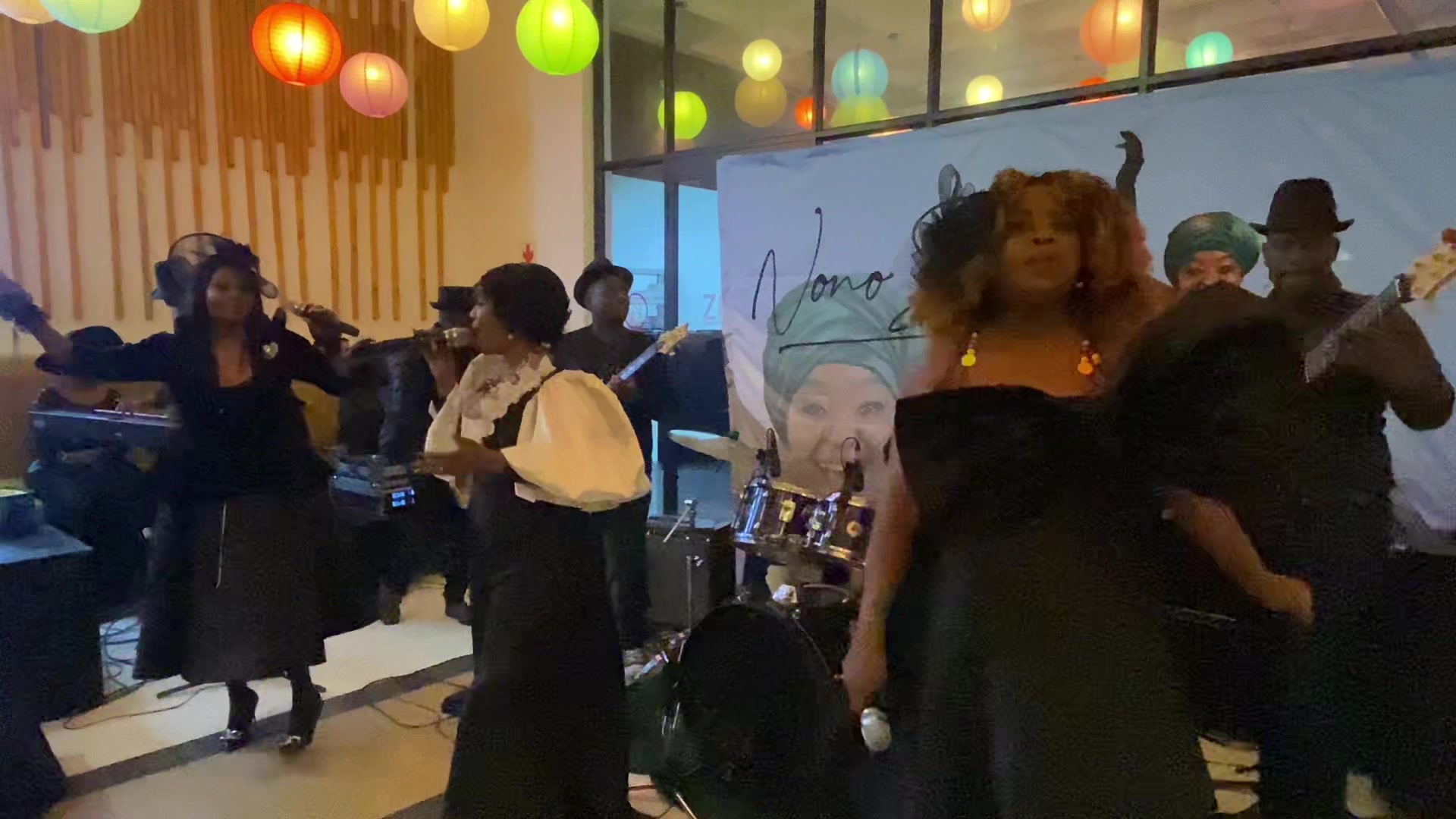 @Ms Lau&rsquo;ra DJ 🇧🇼🇿🇦