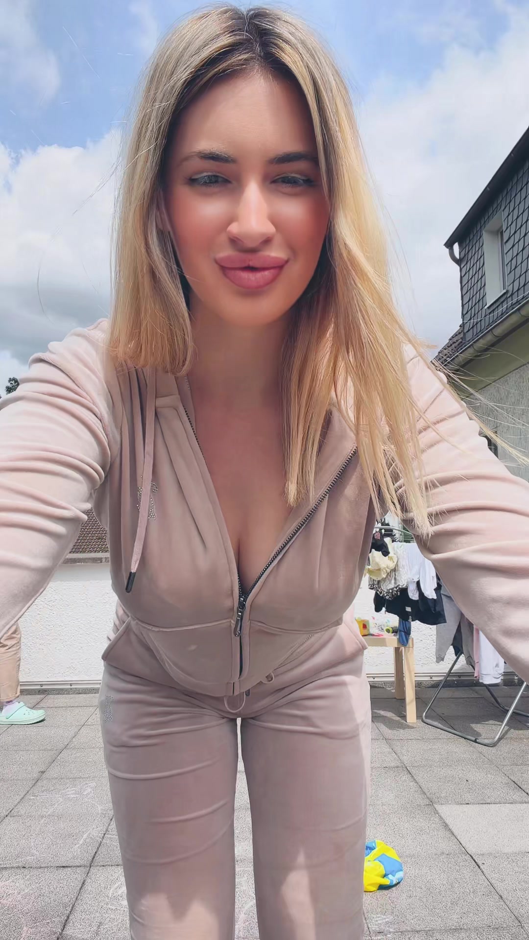 @itsviktoria