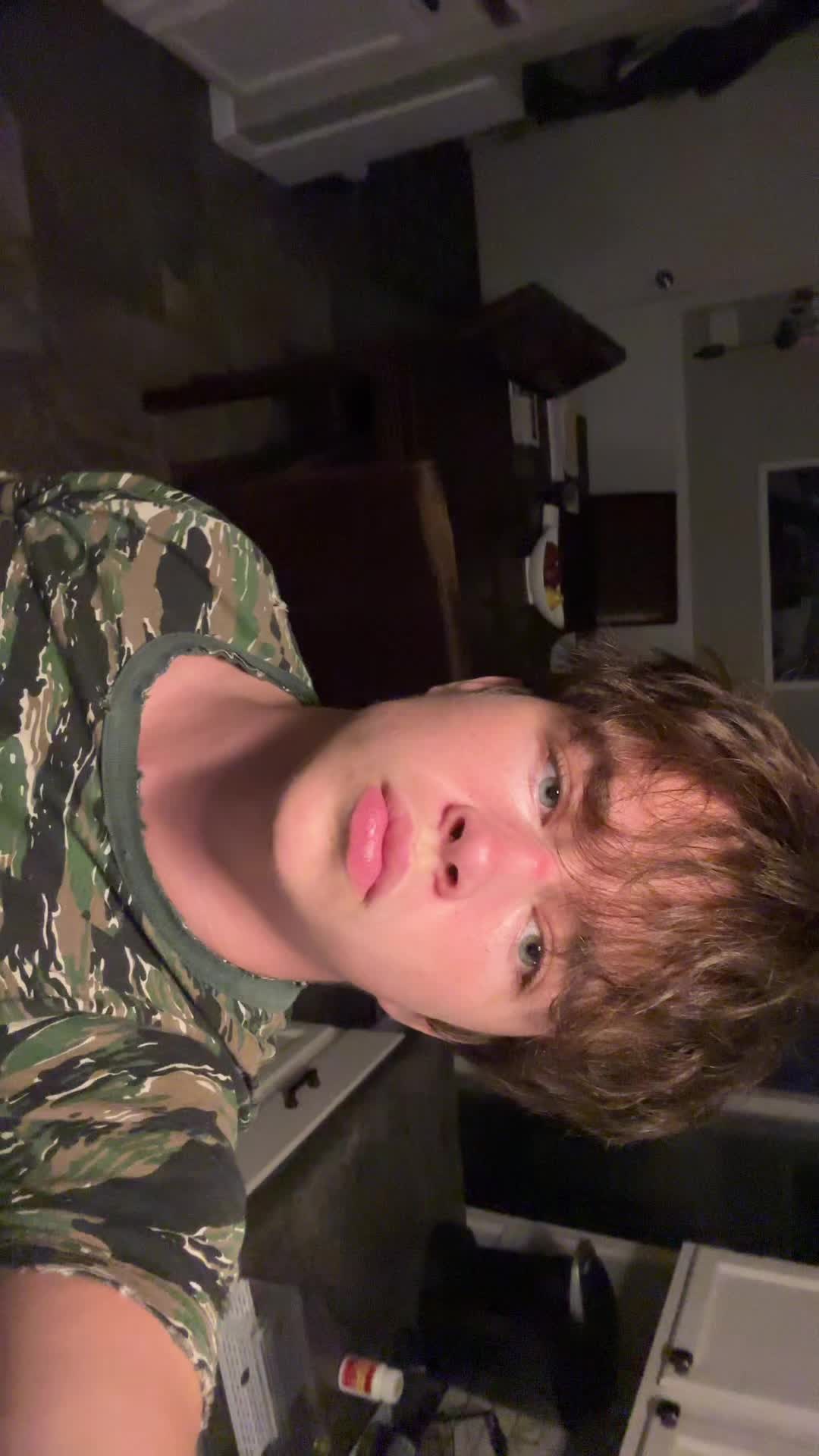 @️