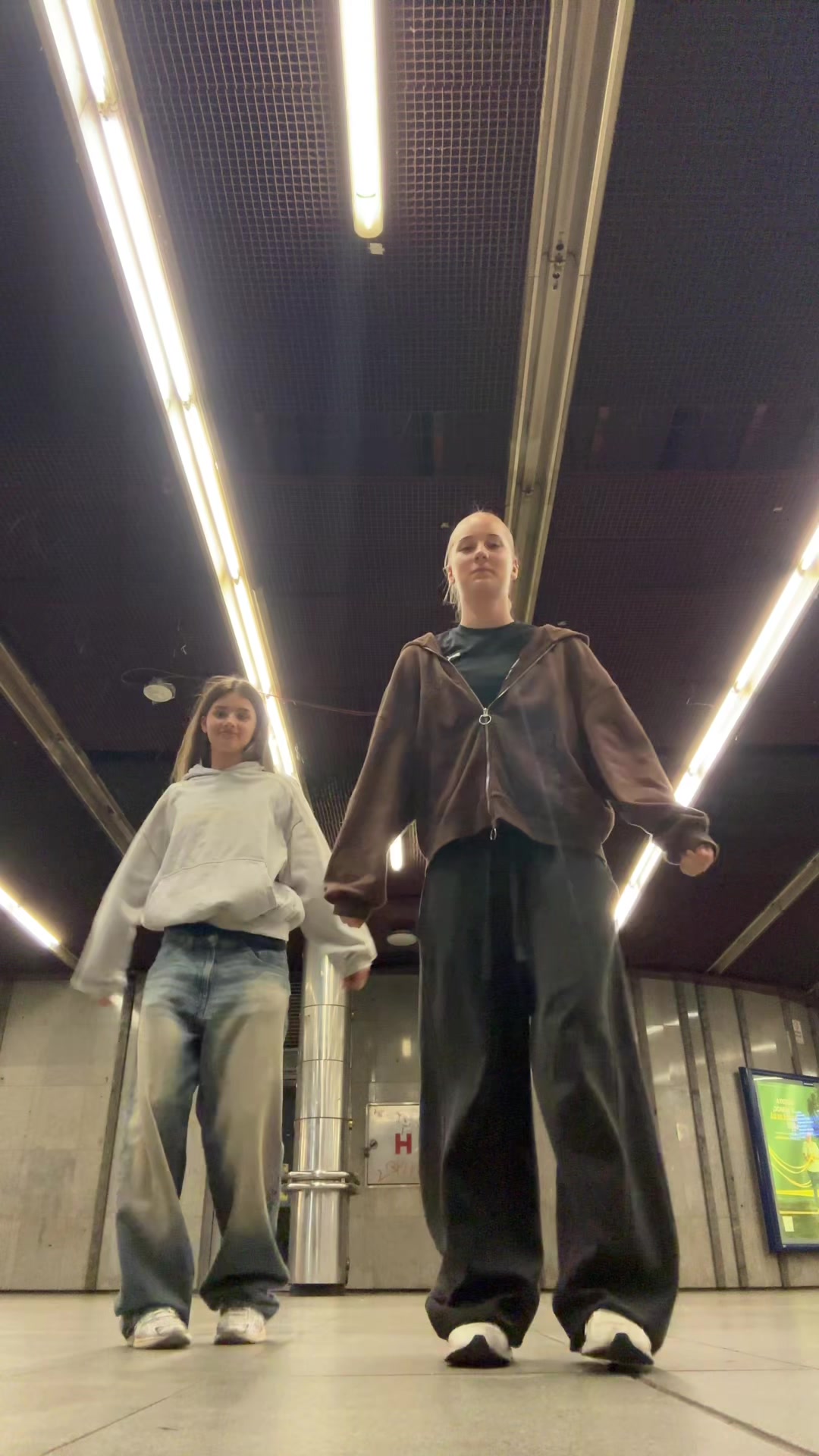 @𝒕𝒈𝒌: 𝒕𝒘𝒊𝒏𝒔𝒊𝒔