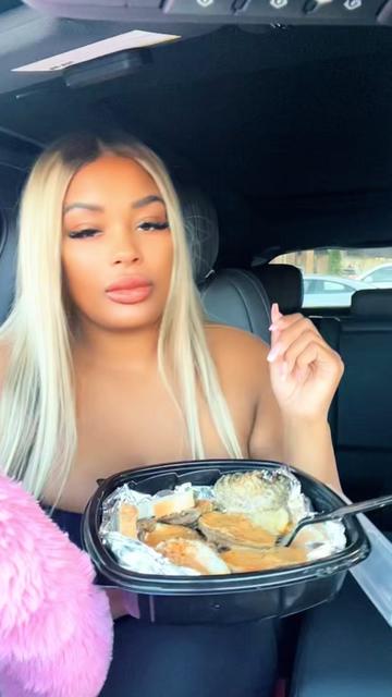 @Ashleythebombshell