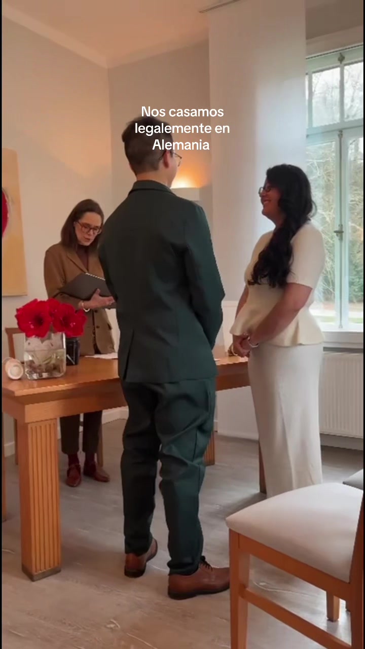 @JuanyLaura